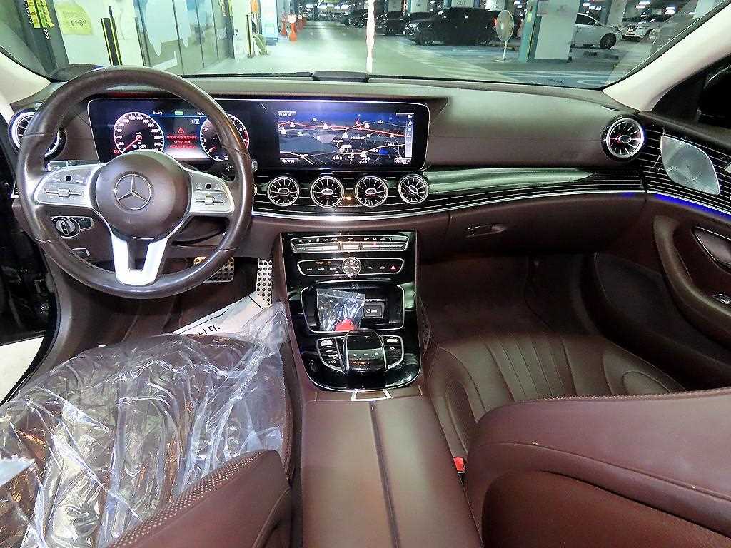 Mercedes Benz CLS Class - Vista 10