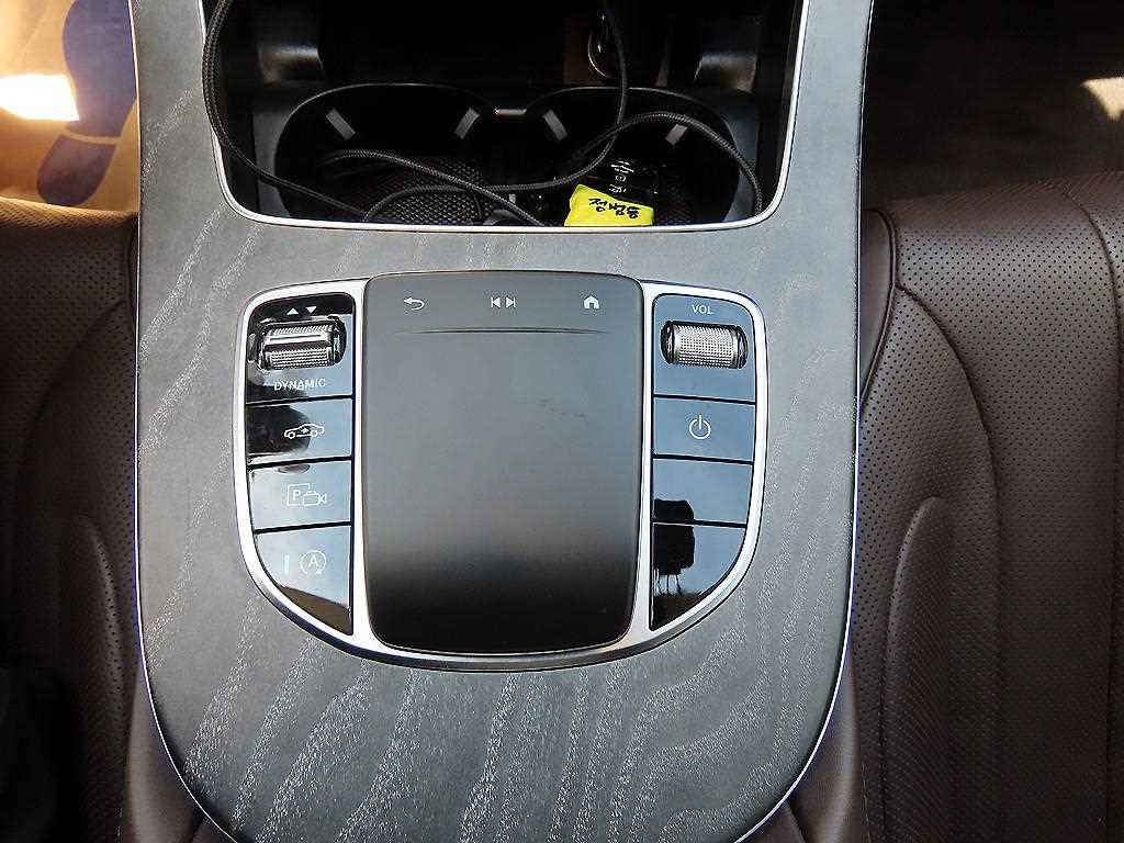 Mercedes Benz CLS Class - Vista 12