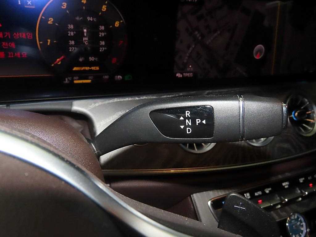 Mercedes Benz CLS Class - Vista 12