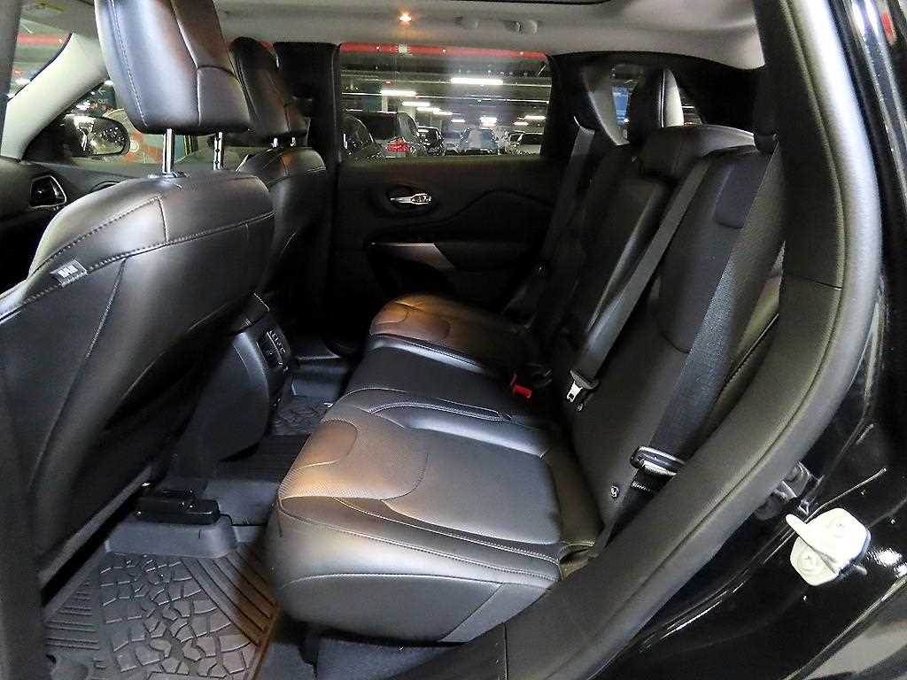 Jeep Cherokee - Vista 7