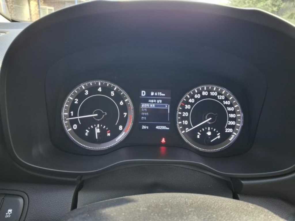 HYUNDAI Venue - Vista 3