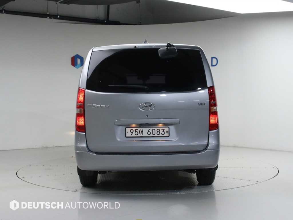HYUNDAI Starex - Vista 4