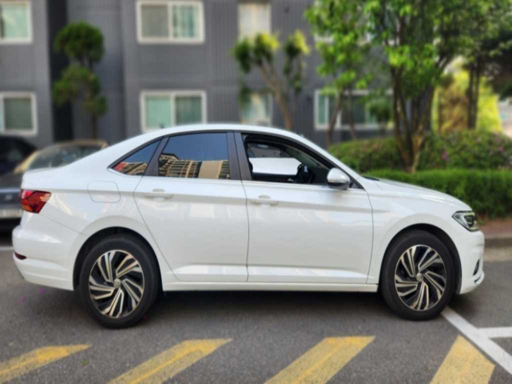 Volkswagen Jetta - Vista 3
