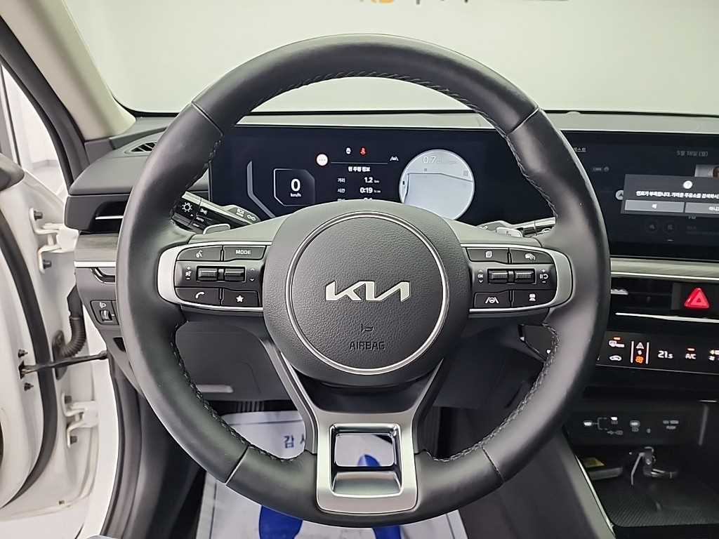KIA K5 - Vista 9