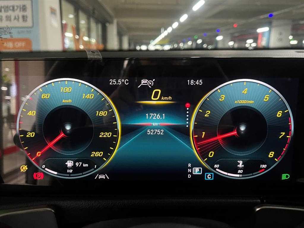 Mercedes Benz GLB Class - Vista 11