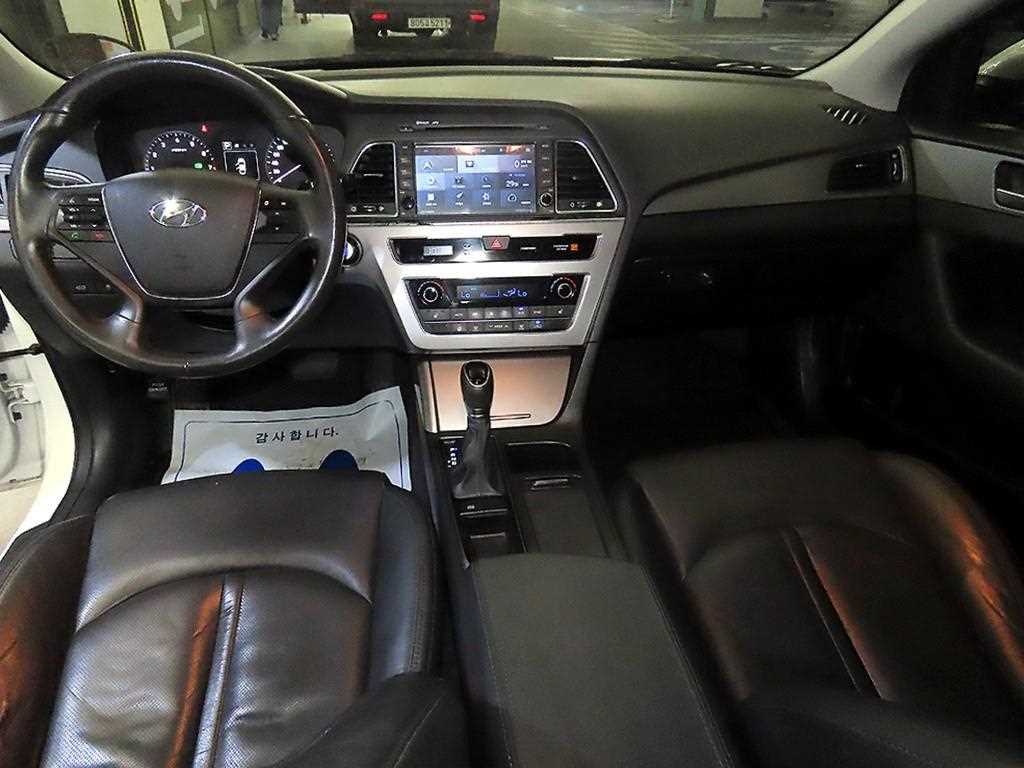 HYUNDAI Sonata - Vista 10