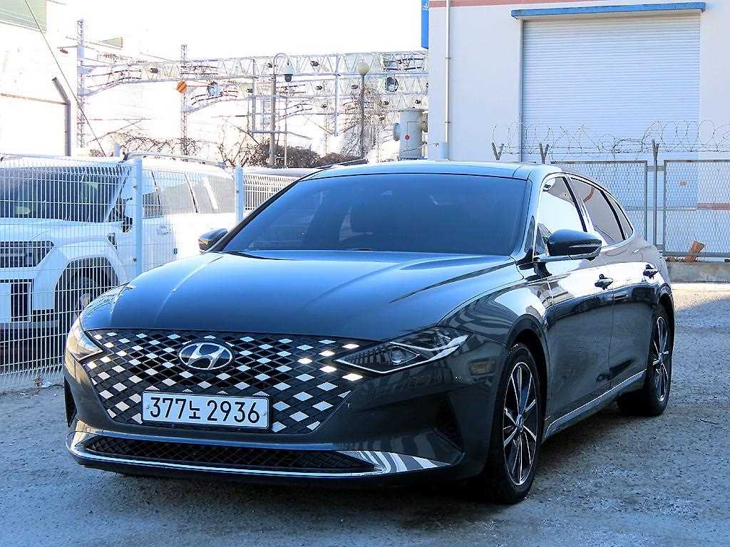 HYUNDAI Grandeur - Vista 2