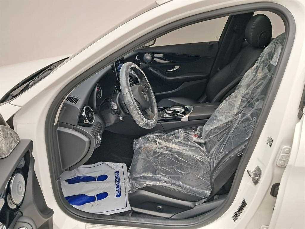 Mercedes Benz C Class - Vista 11