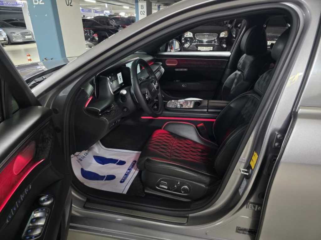 Genesis G90 - Vista 5