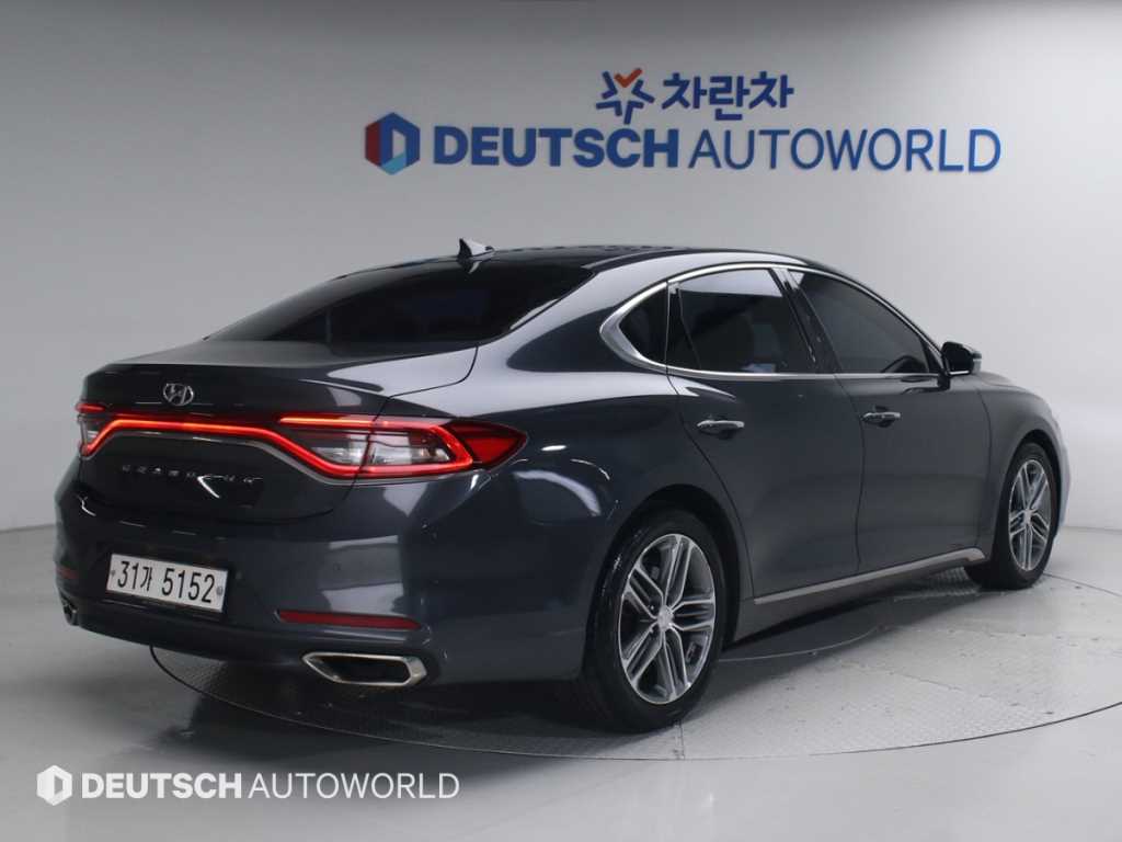 HYUNDAI Grandeur - Vista 4