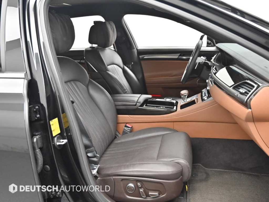 Genesis G90 - Vista 10