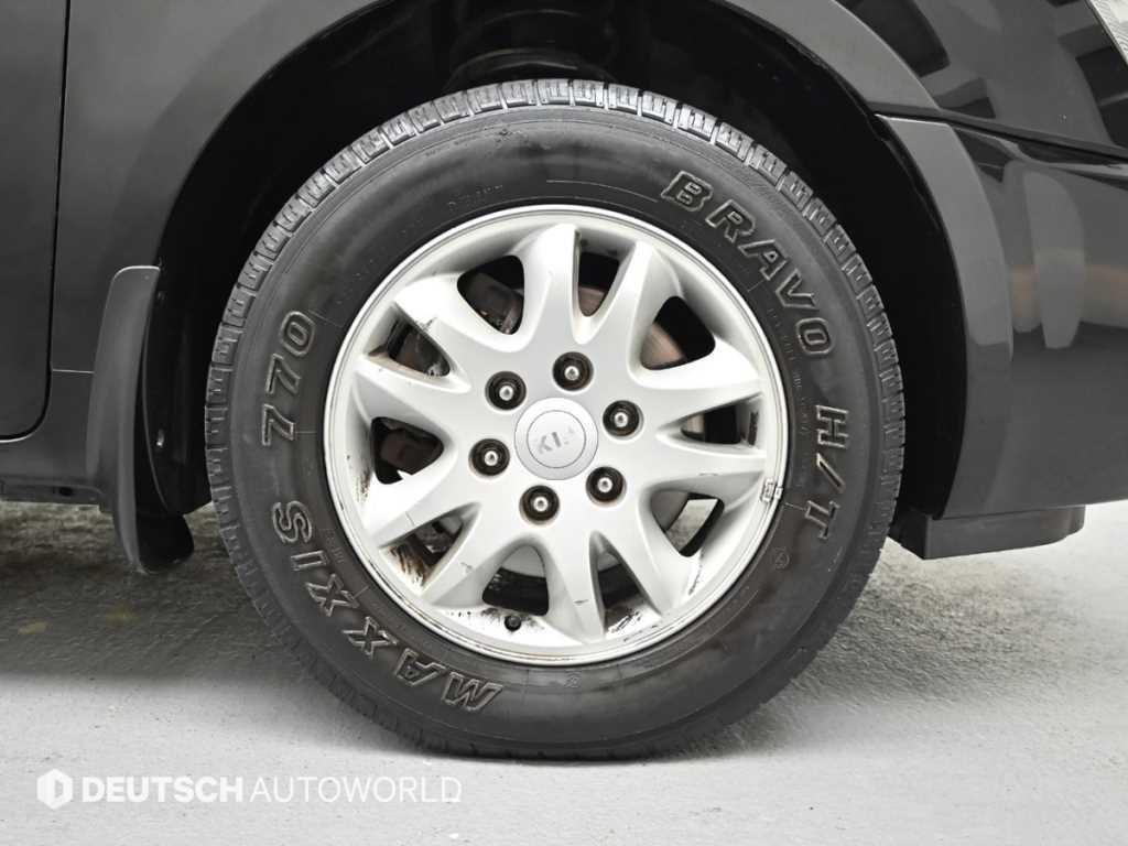 KIA Carnival - Vista 5