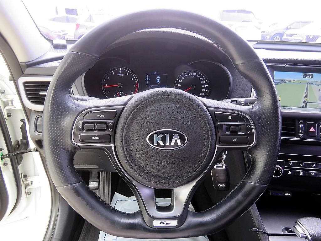 KIA K5 - Vista 8