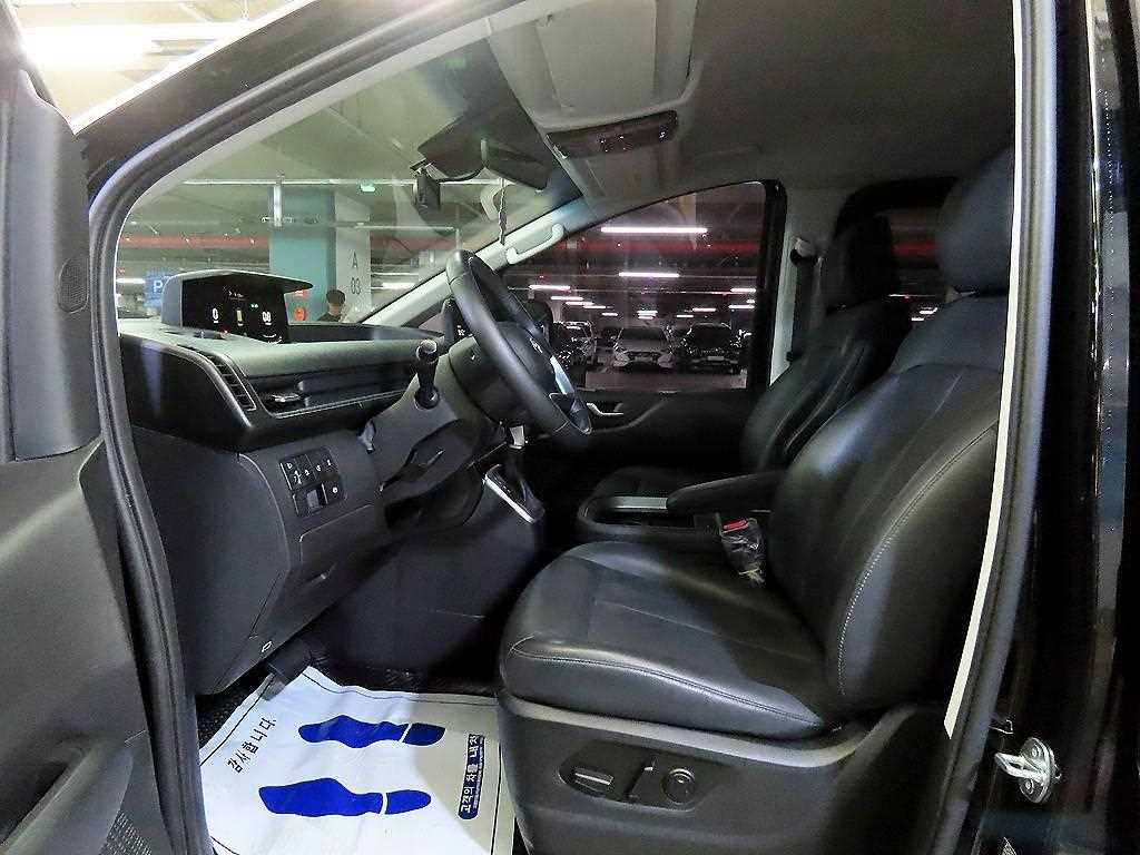 HYUNDAI Staria - Vista 6