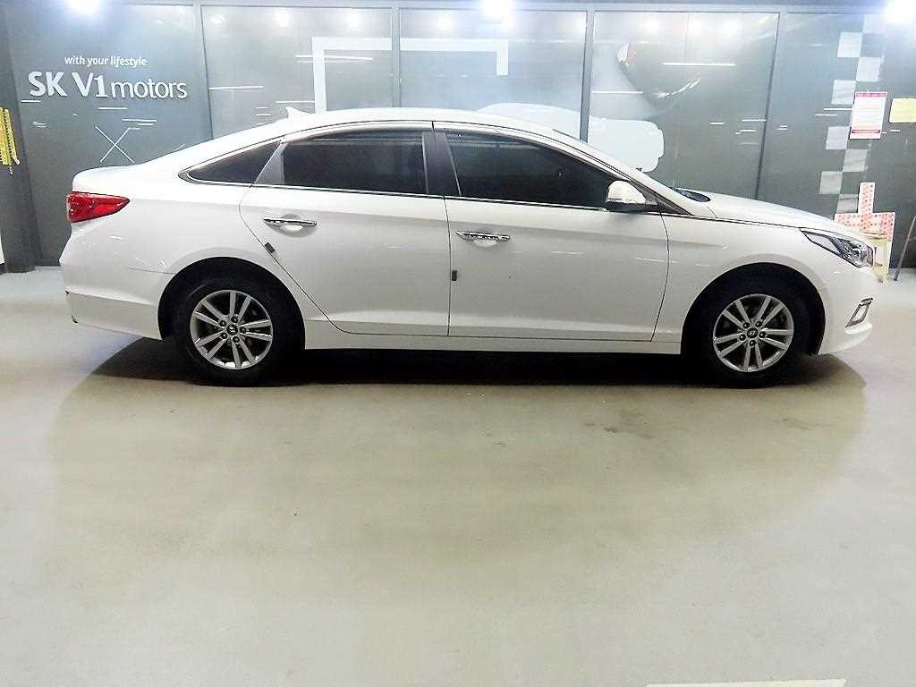HYUNDAI Sonata - Vista 3