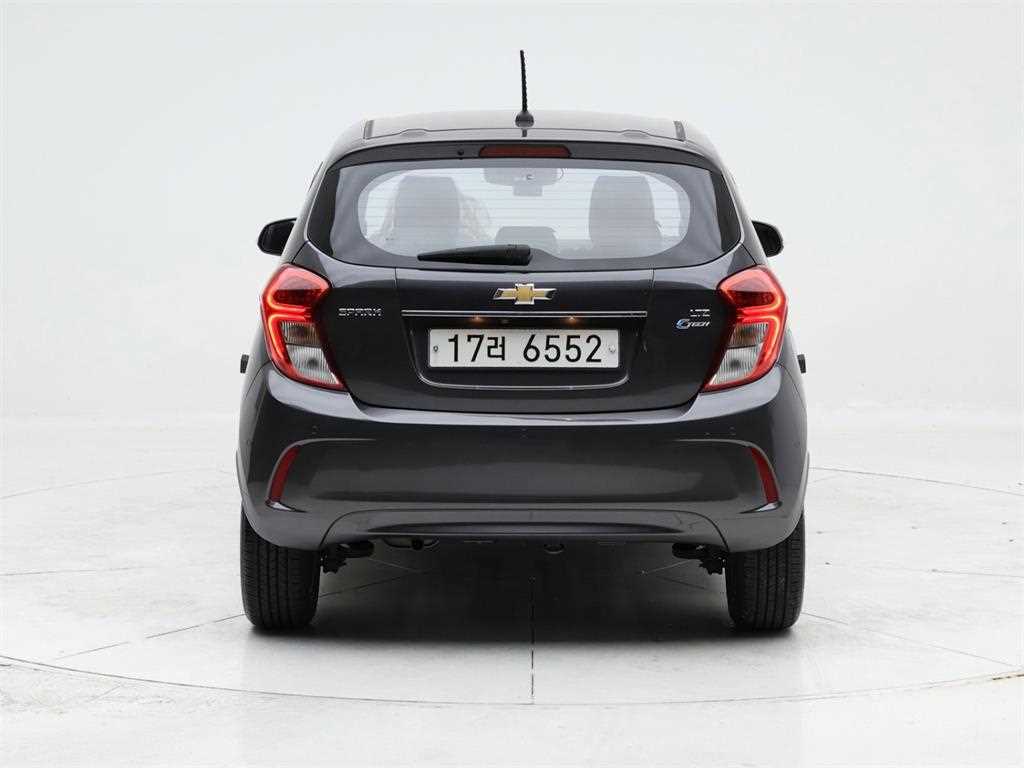 Chevrolet Spark - Vista 5