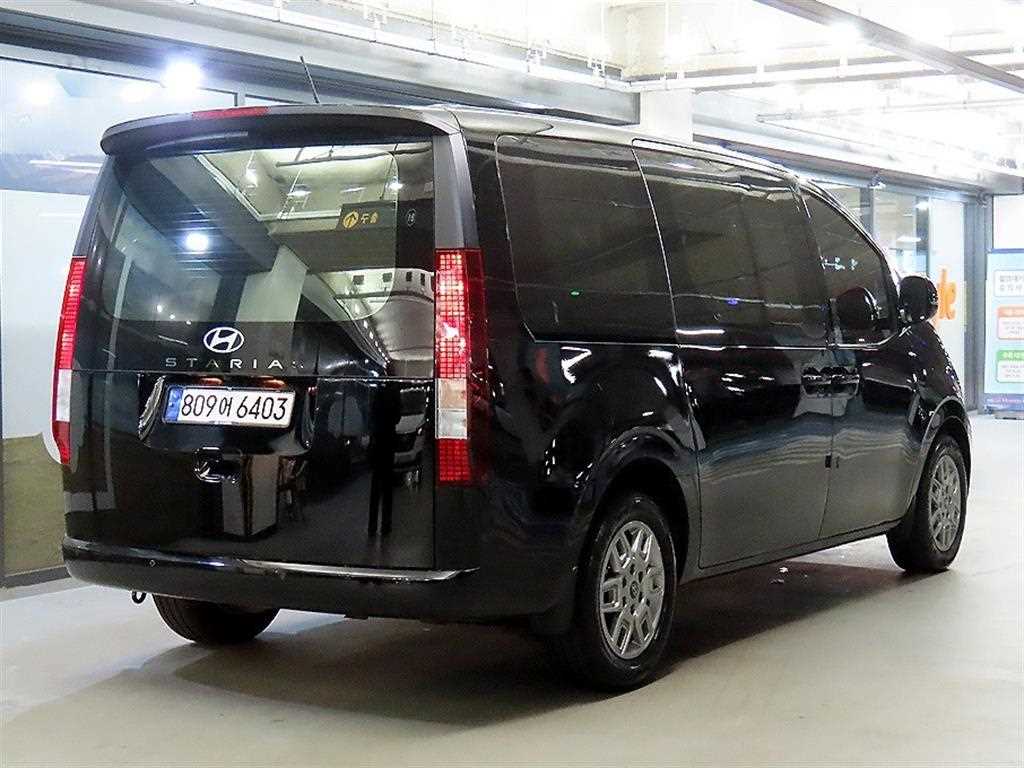 HYUNDAI Staria - Vista 4