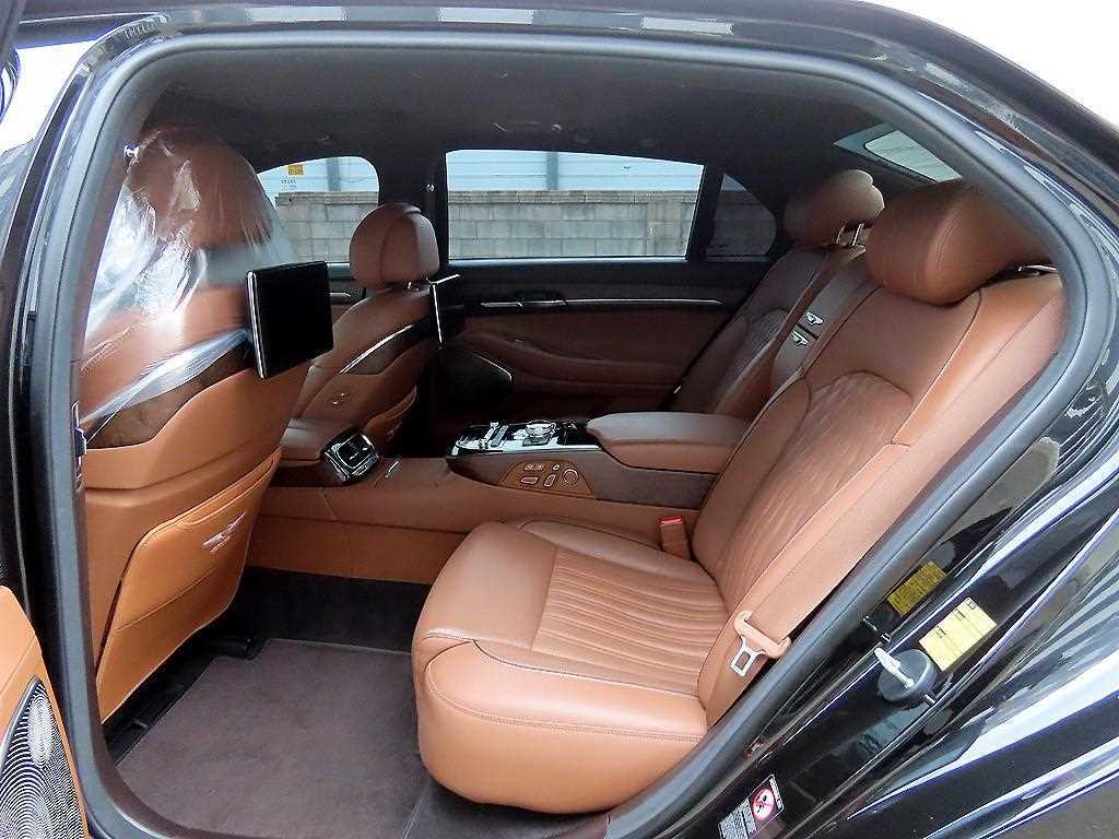Genesis G90 - Vista 6