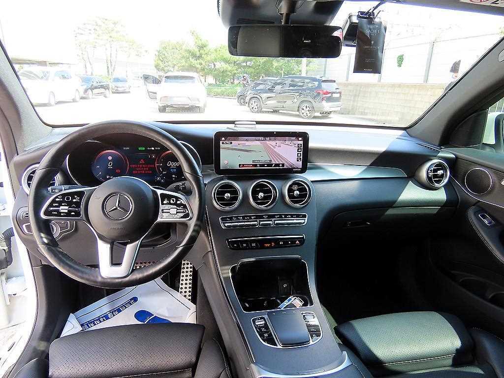 Mercedes Benz GLC Class - Vista 7