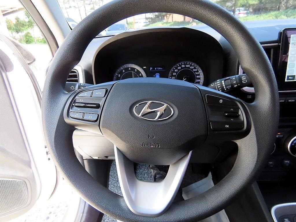 HYUNDAI Venue - Vista 8