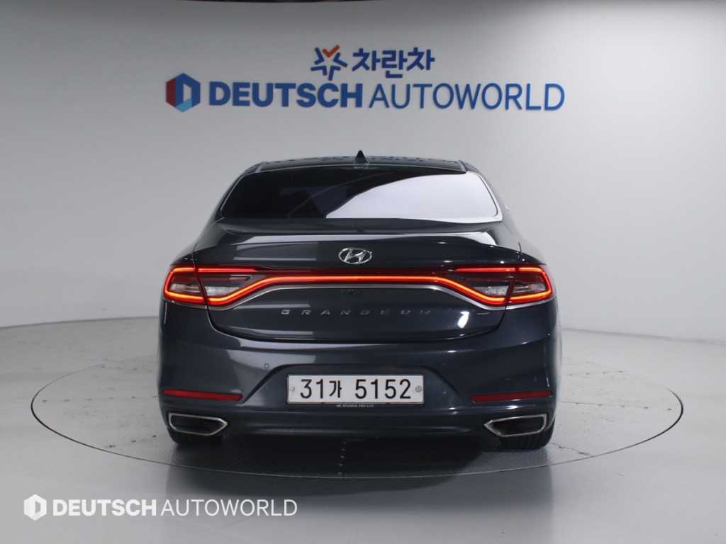 HYUNDAI Grandeur - Vista 3