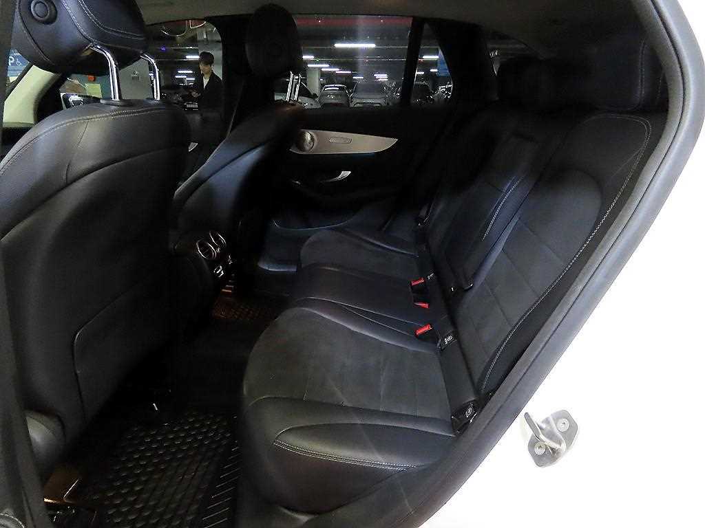 Mercedes Benz GLC Class - Vista 7