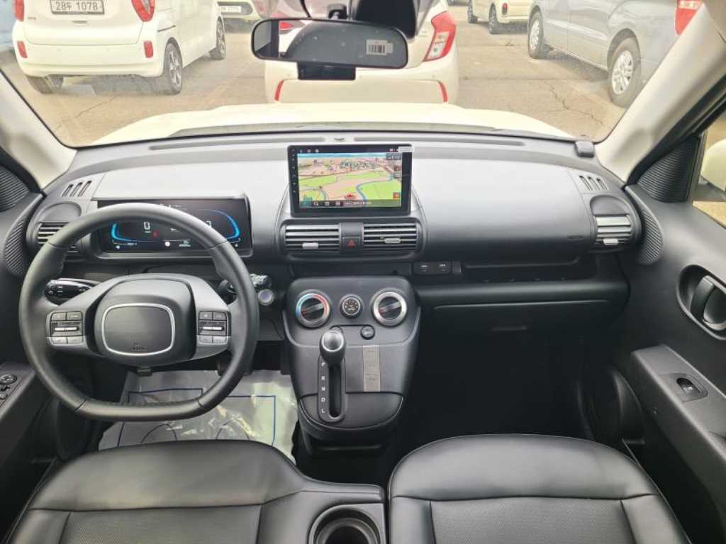 HYUNDAI Casper - Vista 8