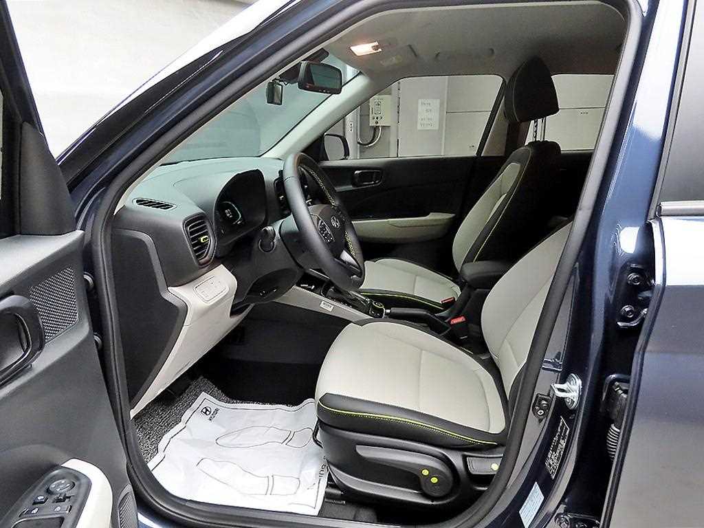 HYUNDAI Venue - Vista 5