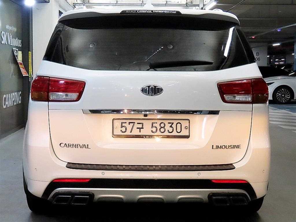 KIA Carnival - Vista 5