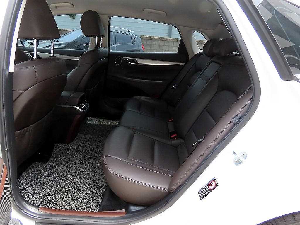 HYUNDAI Grandeur - Vista 6