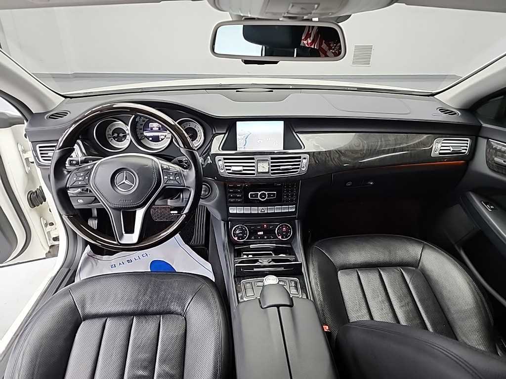 Mercedes Benz CLS Class - Vista 7