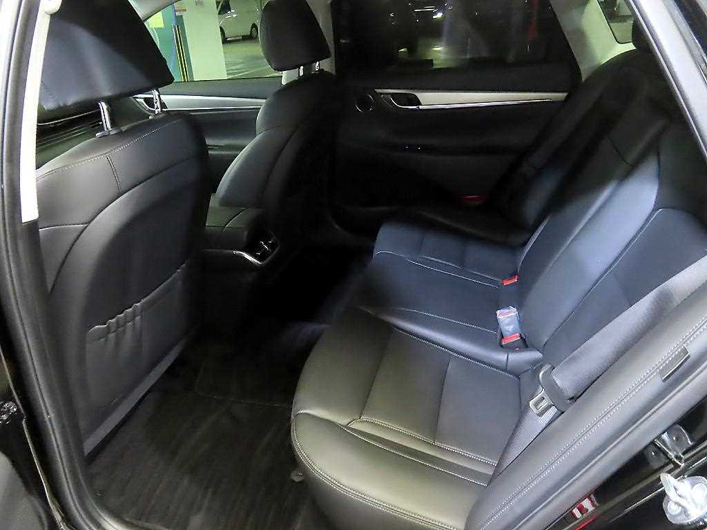 HYUNDAI Grandeur - Vista 7