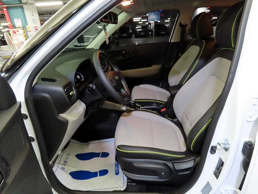 HYUNDAI Venue - Vista 6