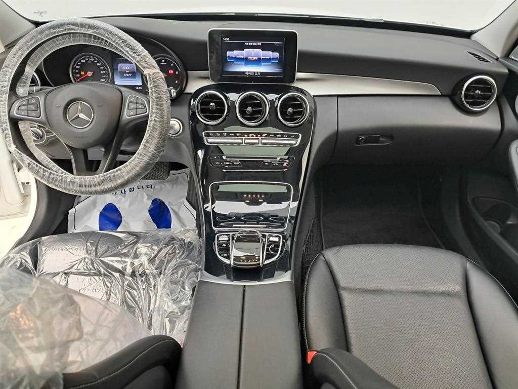 Mercedes Benz C Class - Vista 6
