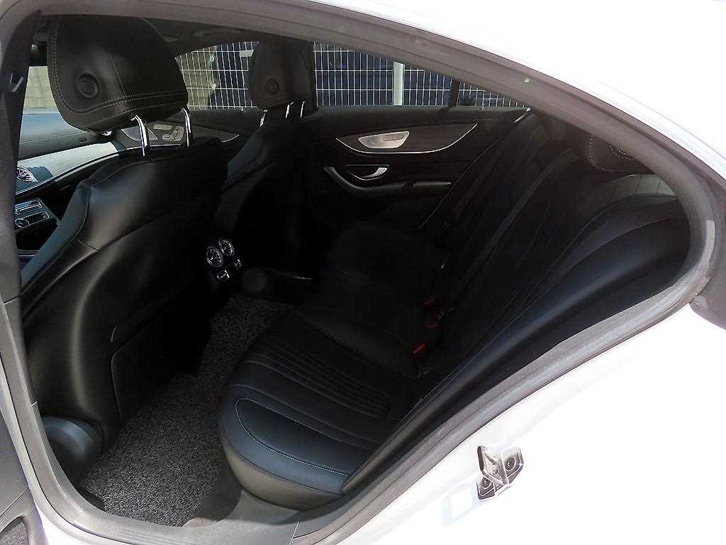 Mercedes Benz CLS Class - Vista 6