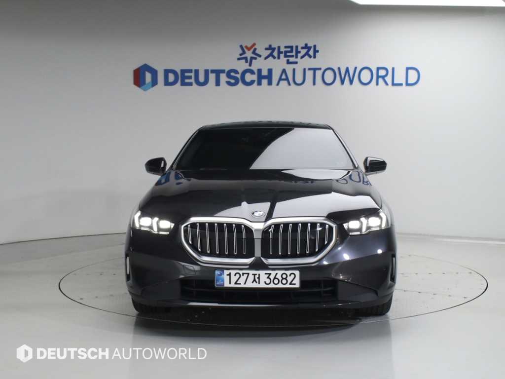 BMW 5 Series - Vista 3