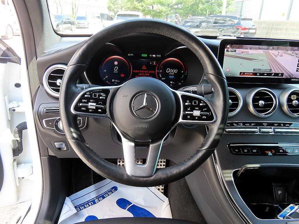 Mercedes Benz GLC Class - Vista 8