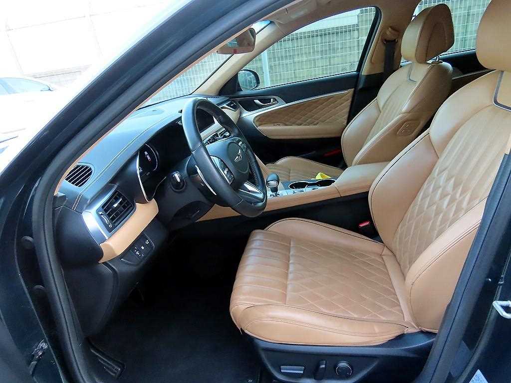 Genesis G70 - Vista 5