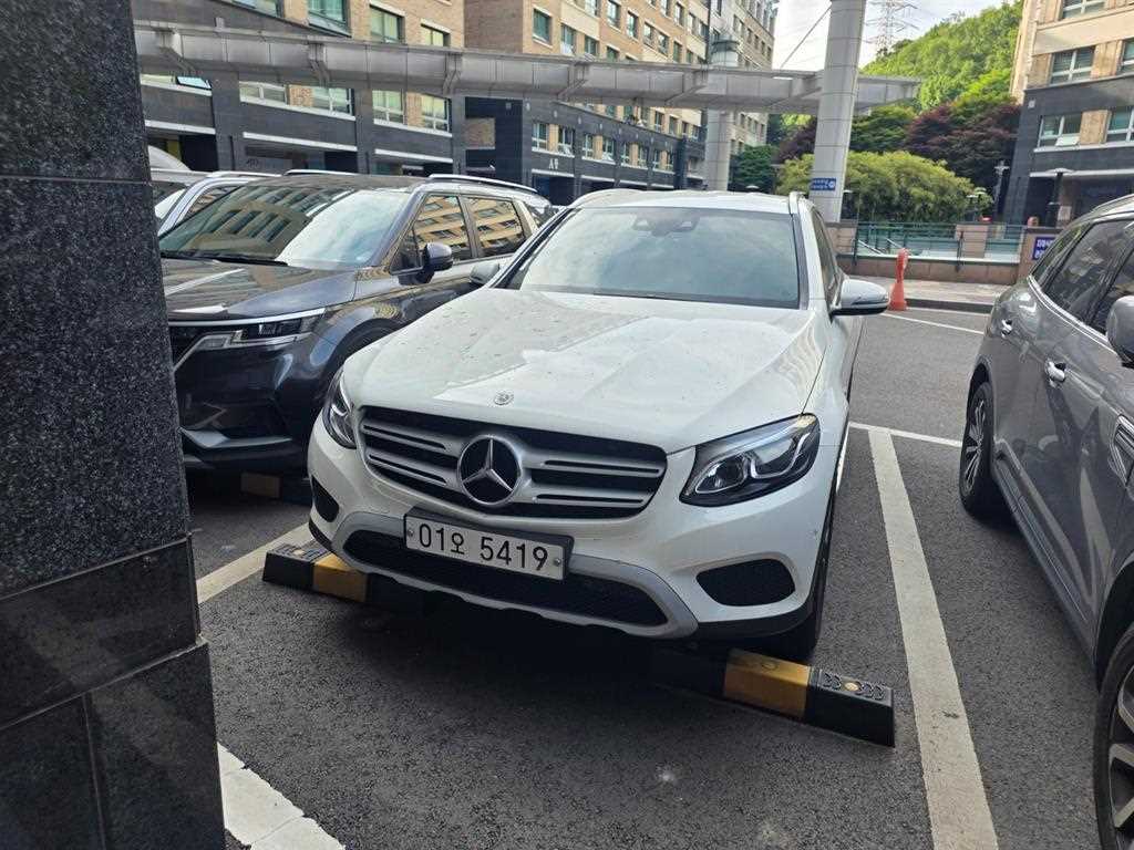 Mercedes Benz GLC Class 2019 Blanco - Importación desde Corea - HF Imports Iquique - Foto 1