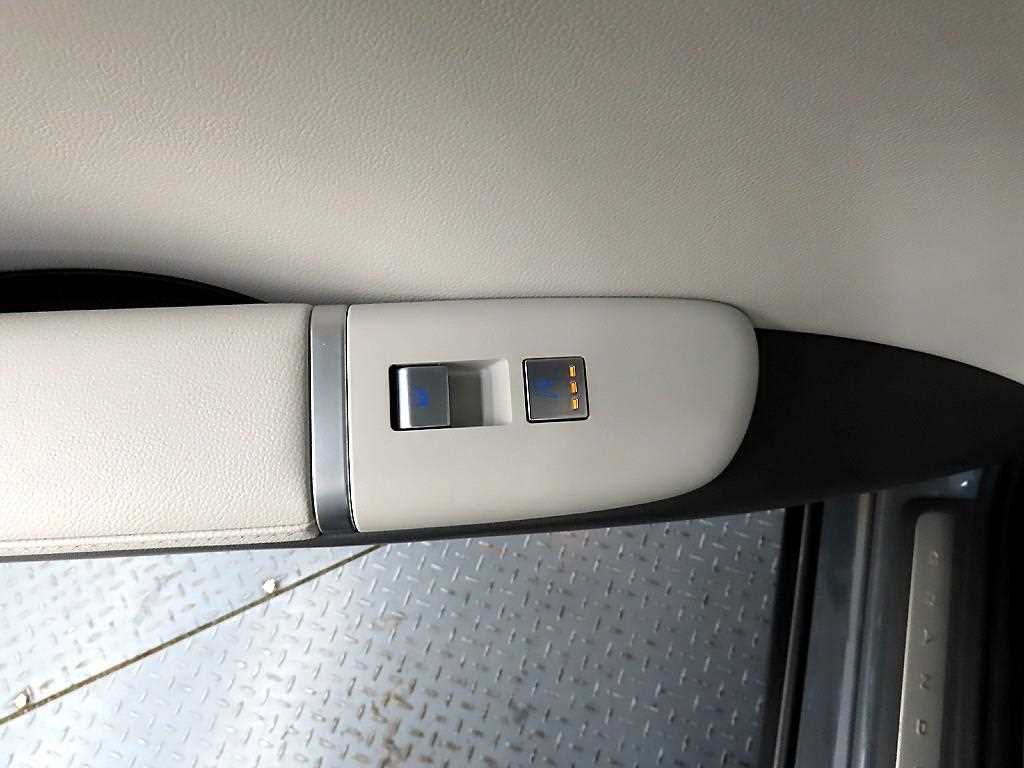 HYUNDAI Grandeur - Vista 12