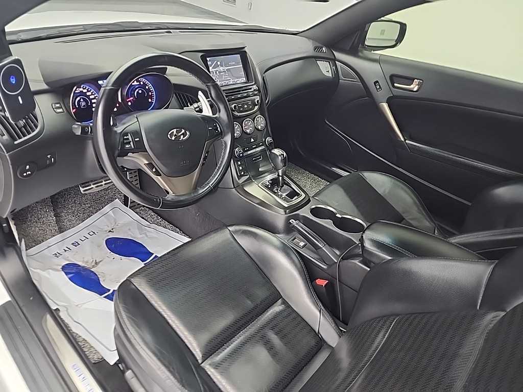 HYUNDAI Genesis - Vista 7