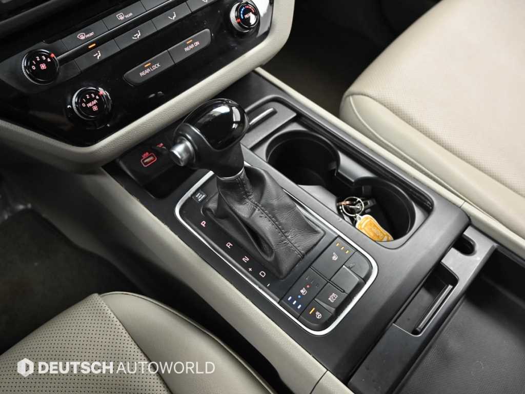 KIA Carnival - Vista 9