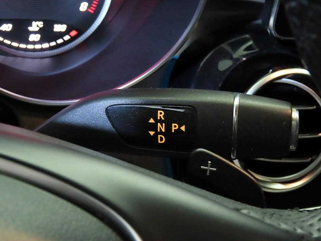 Mercedes Benz GLC Class 2019 Blanco - Importación desde Corea - HF Imports Iquique - Foto 13