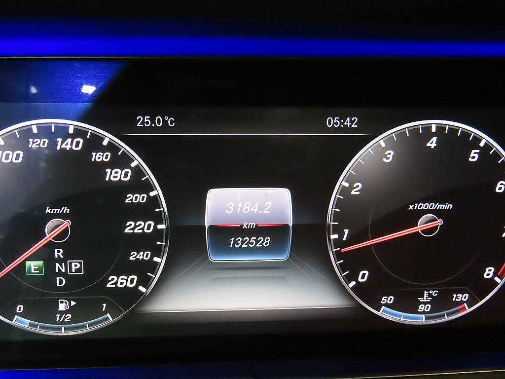 Mercedes Benz E class - Vista 9
