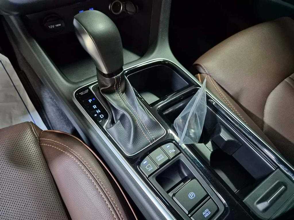 HYUNDAI Sonata - Vista 11