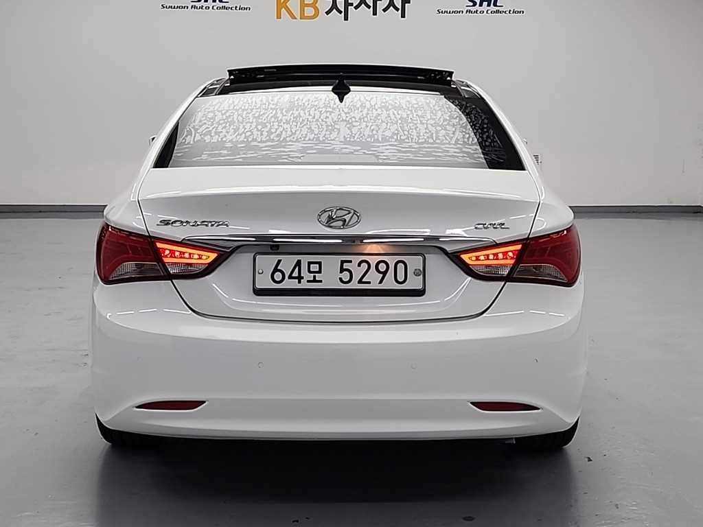 HYUNDAI Sonata - Vista 3