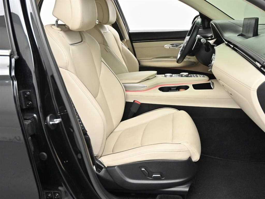 Genesis GV70 - Vista 11