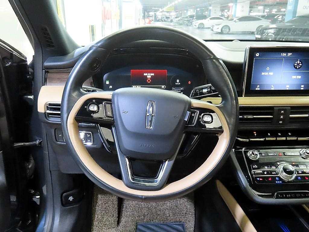 Lincoln Corsair - Vista 8