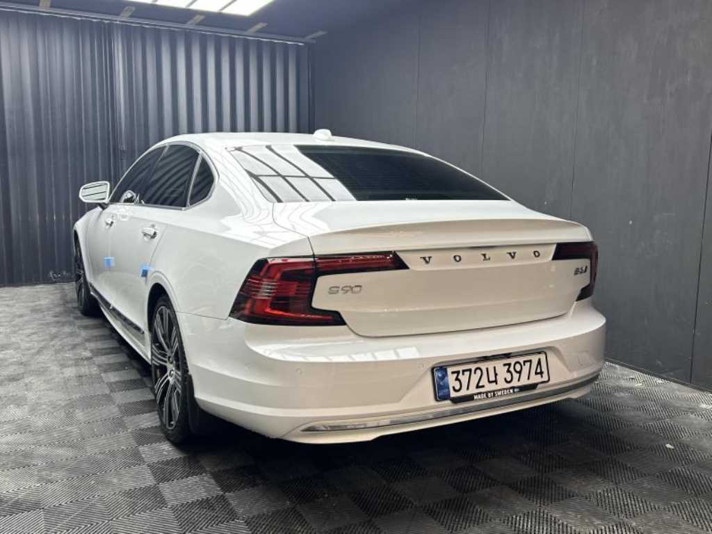 Volvo S90 - Vista 4