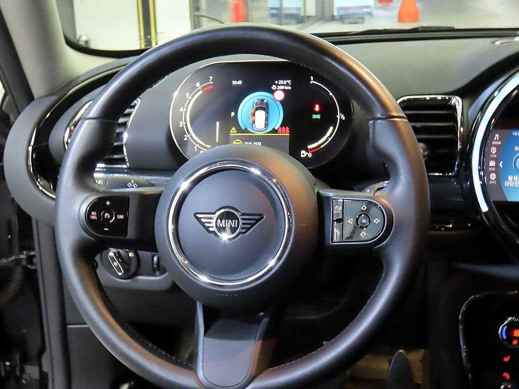 Mini Clubman - Vista 8